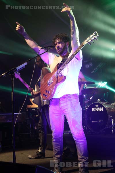 FOALS - 2015-09-04 - PARIS - Cabaret Sauvage - Yannis Philippakis - Jimmy Smith